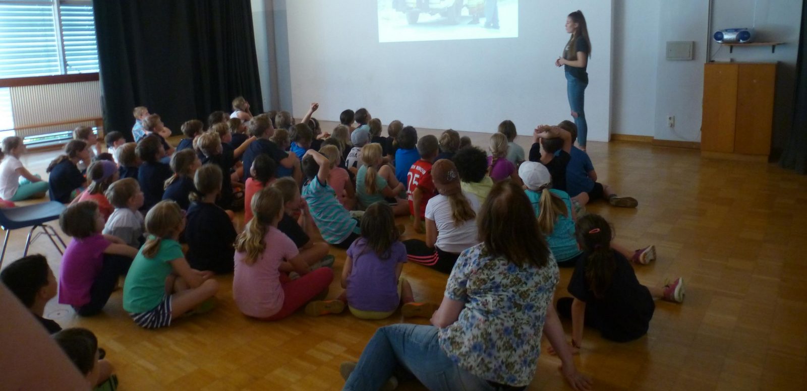 Infoveranstaltung in der Grundschule Planegg als Vorbereitung des Spendenlaufs zugunsten von Emmaberg